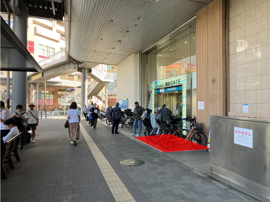 【ODAKYU 湘南 GATE】ODAKYU 湘南 GATE１F　食品階段横