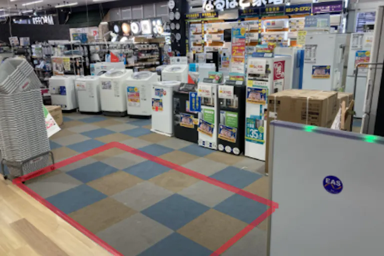 【ダイシン白石店】店内出入口家電コーナー プロモーションや物販に最適なホームセンター内階段前の催事イベントスペースの画像1