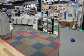 【ダイシン白石店】店内出入口家電コーナー プロモーションや物販に最適なホームセンター内階段前の催事イベントスペース