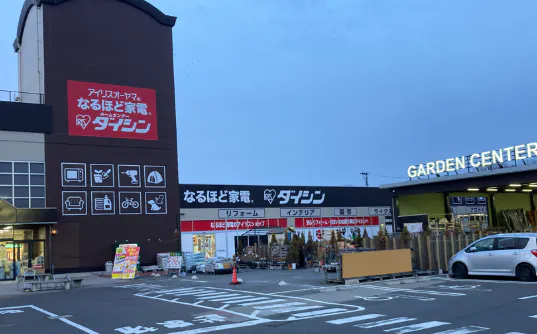 【ダイシン白石店】店内出入口家電コーナー プロモーションや物販に最適なホームセンター内階段前の催事イベントスペース