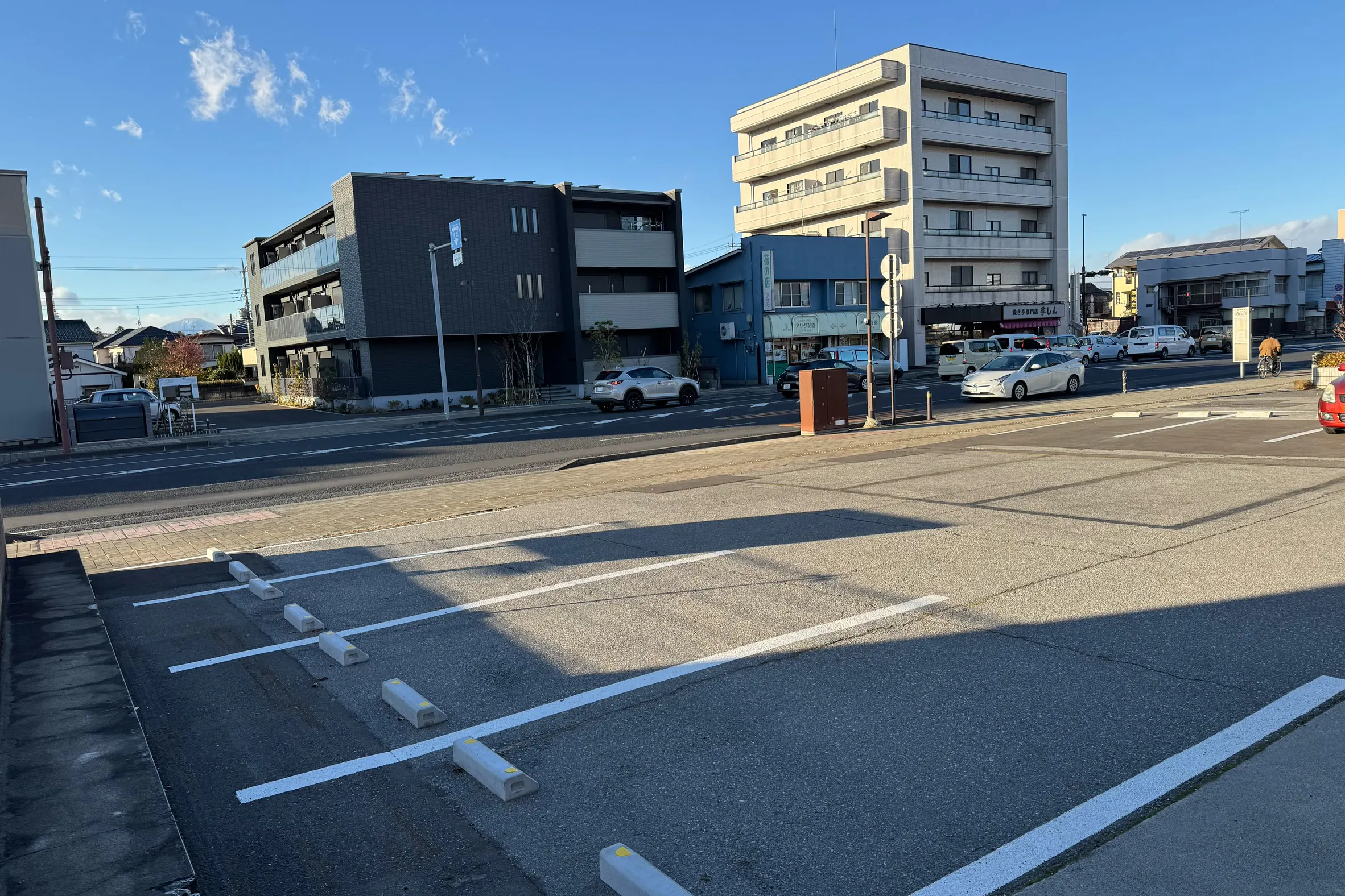 【買取熊手】宇都宮駅10分!キッチンカー出店や食物販に最適な交通量が多く、視認性抜群な駐車場スペース