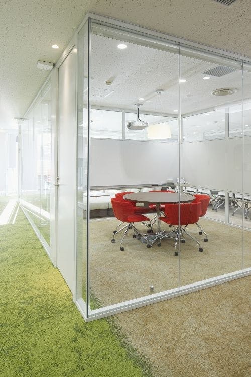 【九段下徒歩30秒】開放感があり設備も充実したスペースで6名まで収容可能なセミナー・イベント・ロケスペース