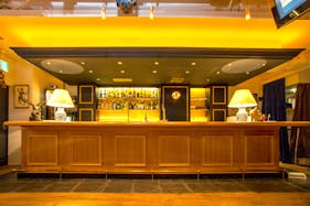 【表参道駅1分】イベントや撮影に適した最大100名様収容可能なアンティーク調のイタリアンレストラン