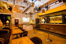 【表参道駅1分】イベントや撮影に適した最大100名様収容可能なアンティーク調のイタリアンレストラン