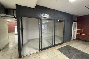 【横浜市営地下鉄ブルーライン関内駅】各種プロモーションや物販、食物販のポップアップストアに最適な人通りの多い改札外イベントスペース