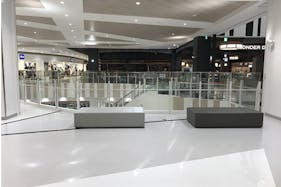 【イオンモール座間】2階ノースコート吹き抜け(ユニクロ前)