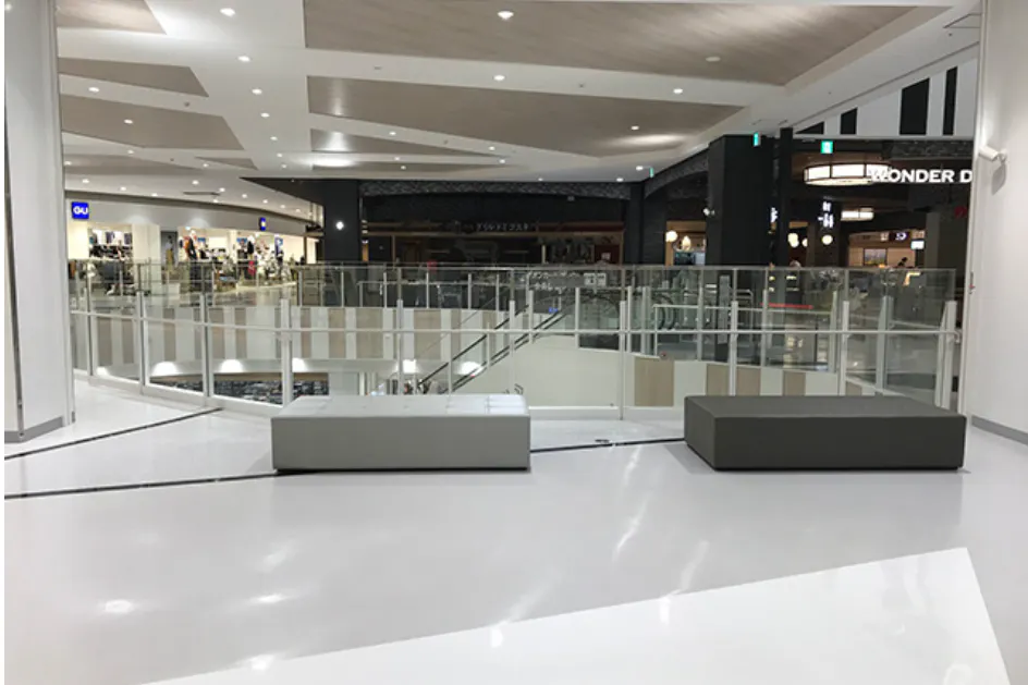 【イオンモール座間】2階ノースコート吹き抜け(ユニクロ前)