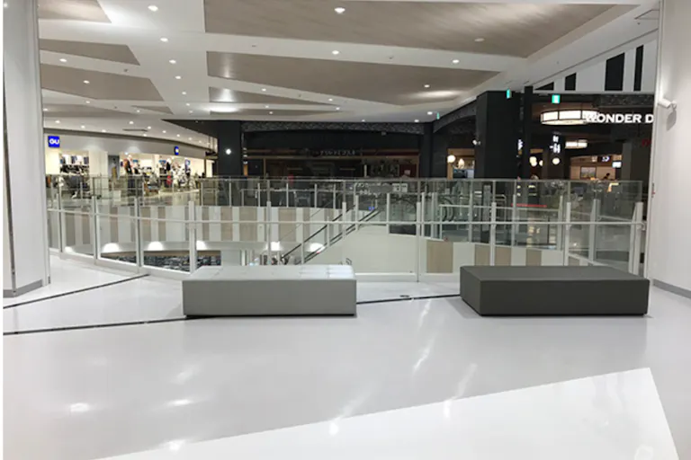 【イオンモール座間】2階ノースコート吹き抜け(ユニクロ前)の画像1