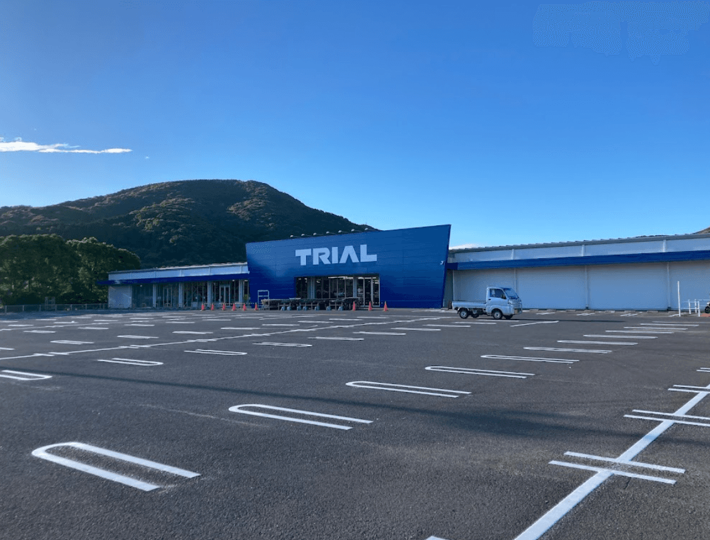 【スーパーセンタートライアル諫早店】キッチンカー／テント限定 ポーチ前左側（T）