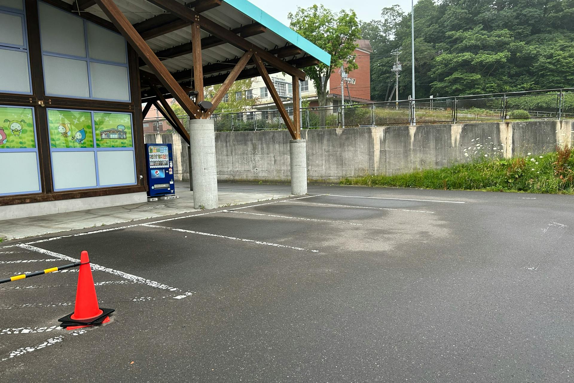 【ダイナム室蘭店ゆったり館】キッチンカーやプロモーションに最適なアミューズメント施設のイベントスペース(店舗正面入口前駐車場)