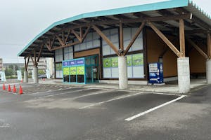 【ダイナム室蘭店ゆったり館】キッチンカーやプロモーションに最適なアミューズメント施設のイベントスペース(店舗正面入口前駐車場)