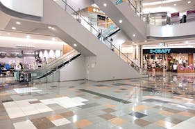 【イオンモール八幡東】ひまわりの広場