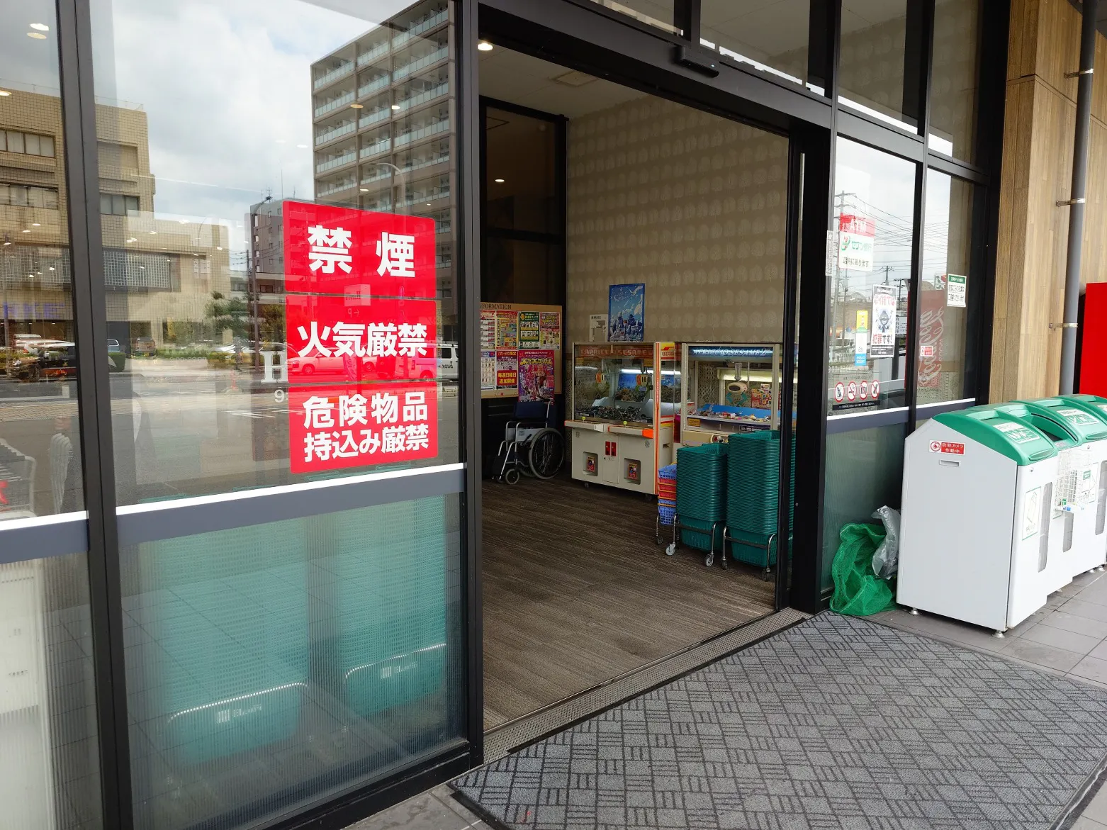 【天満屋ハピーズ昭和町店】風除室 各種プロモーション、会員獲得イベントに最適な屋内催事イベントスペース