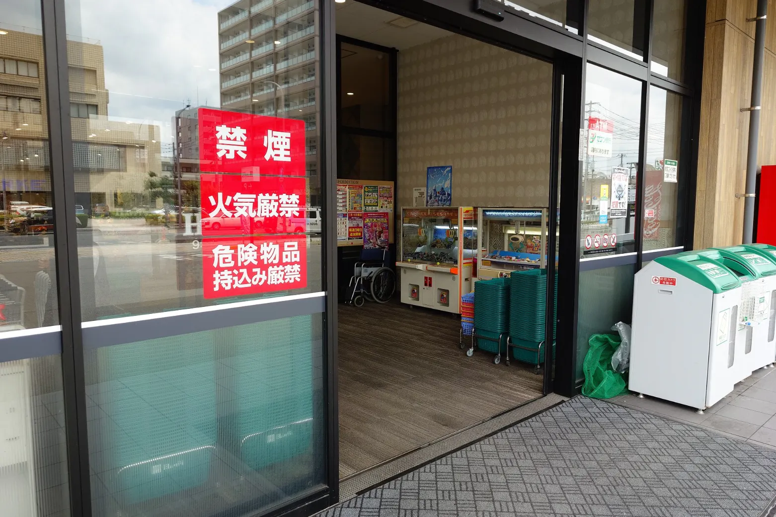 【天満屋ハピーズ昭和町店】風除室 各種プロモーション、会員獲得イベントに最適な屋内催事イベントスペース