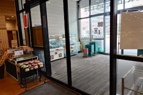 【天満屋ハピーズ昭和町店】風除室 各種プロモーション、会員獲得イベントに最適な屋内催事イベントスペース