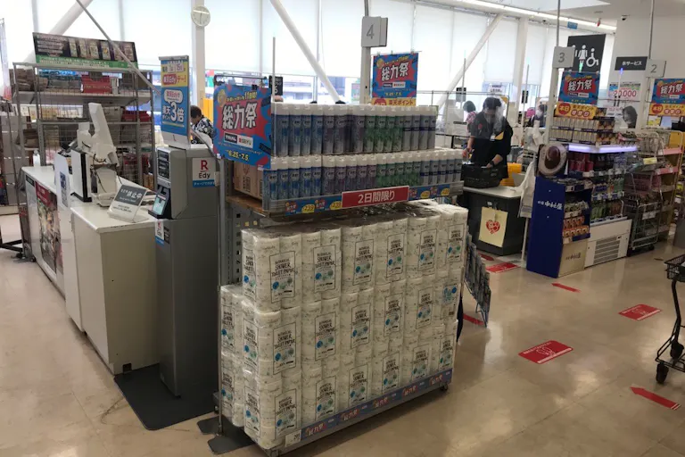 【西友 下諏訪店】サービスカウンター横 ポップアップストア(物販、食物販)やプロモーション用途に最適なスーパー店内催事イベントスペースの画像1