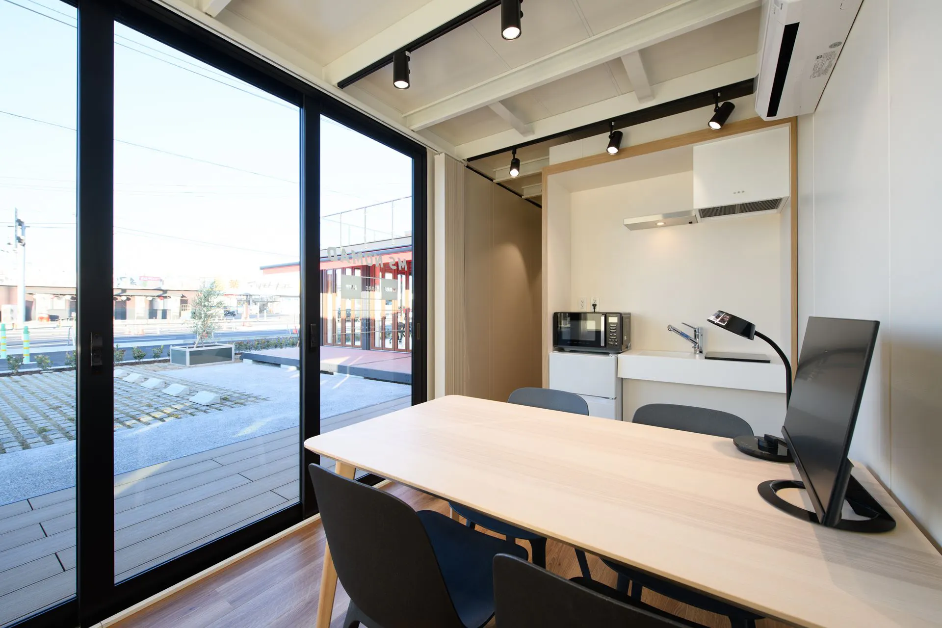 【小牧原駅6分】自主企画マルシェやワークショップに最適なお手頃価格のレンタルスペース「Living2」/敷地全体の貸切イベント開催も可能!