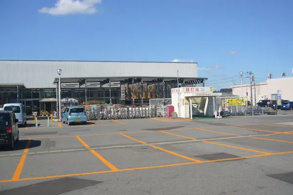 【サンデー浪岡店】屋外駐車場 キッチンカーの出店に最適なホームセンター内駐車場の屋外イベントスペース