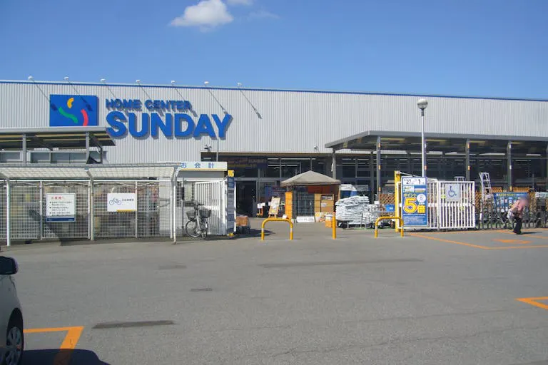 【サンデー浪岡店】屋外駐車場　キッチンカーの出店に最適なホームセンター内駐車場の屋外イベントスペース