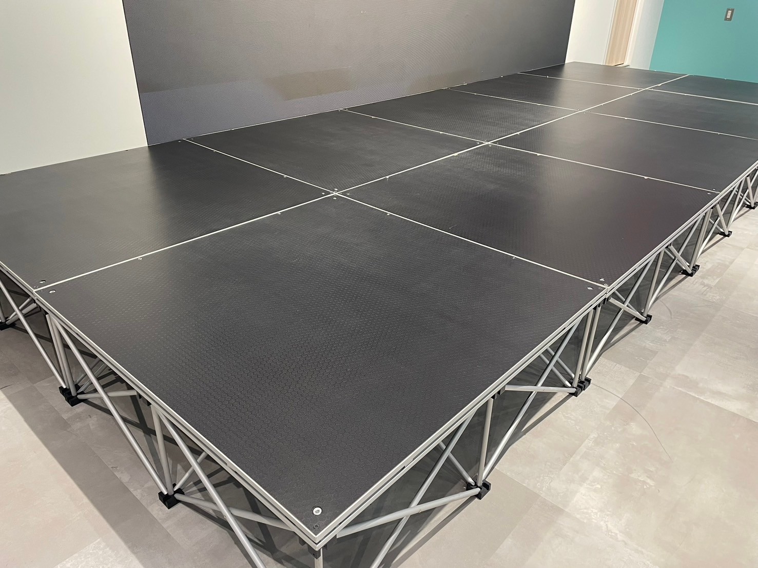 【三宮駅3分】イベント・撮影・ポップアップストアに適したキッチン・控室付きレンタルスペース