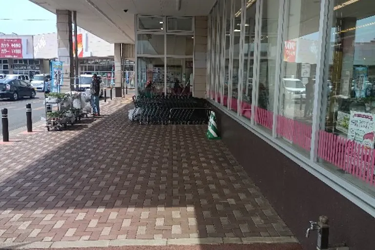 【マックスバリュ北上店】食品入り口外 キッチンカー出店に最適なスーパー店外催事イベントスペースの画像4