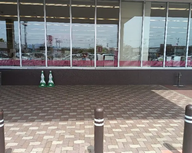 【マックスバリュ北上店】食品入り口外 キッチンカー出店に最適なスーパー店外催事イベントスペース