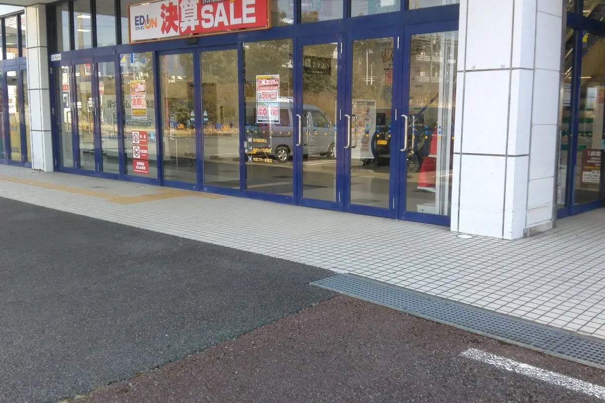 【エディオン御殿場店】キッチンカーに最適な駐車場イベントスペース(西側入口前)
