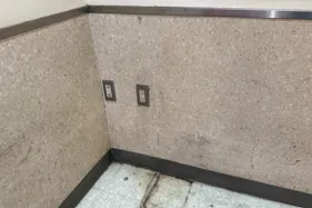 【ユニディ相模大野店】1階階段前 プロモーションや物販に最適なホームセンター内階段前の催事イベントスペース