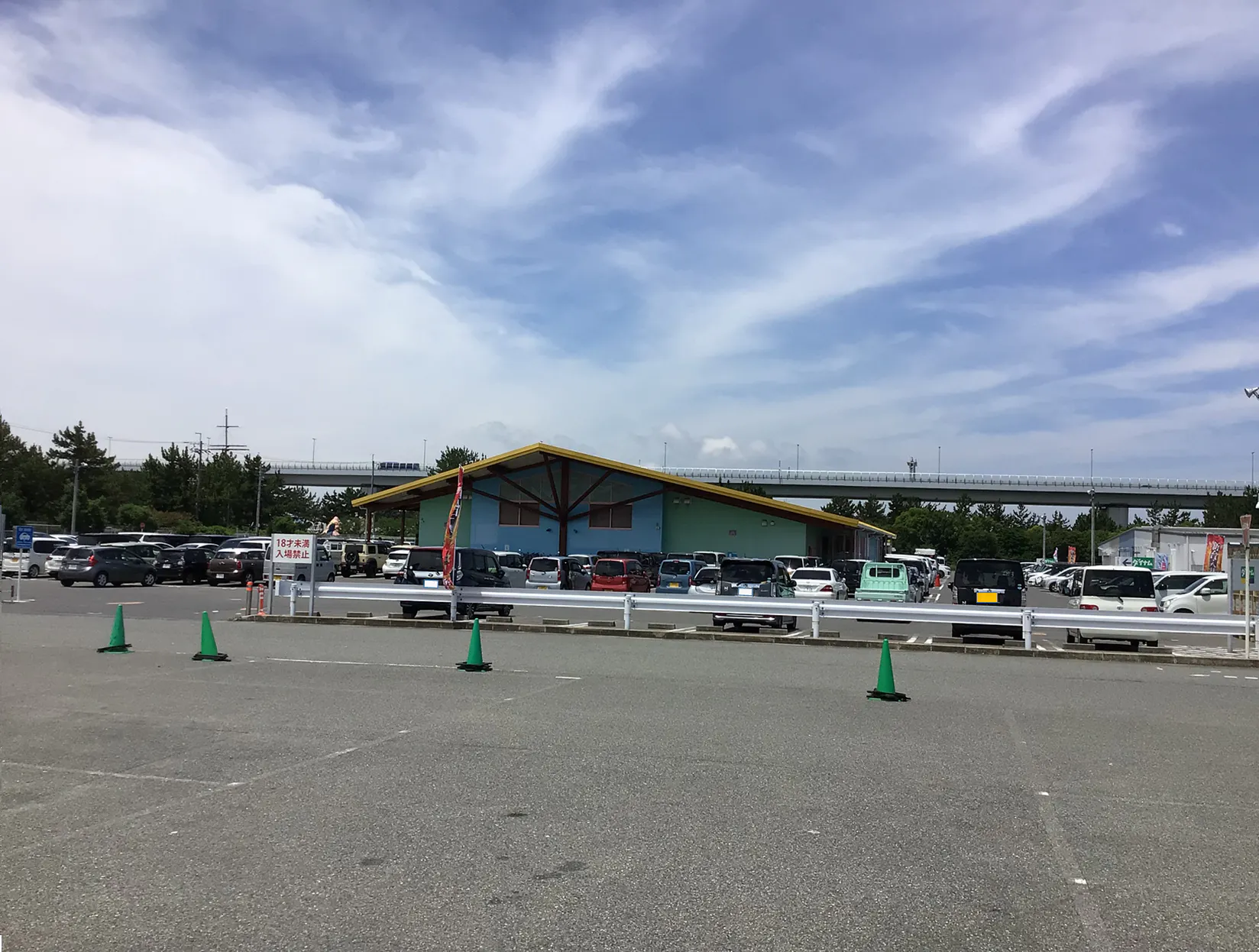 【ダイナム大阪貝塚店ゆったり館】キッチンカーや各種プロモーションイベントに最適なアミューズメント施設のイベントスペース