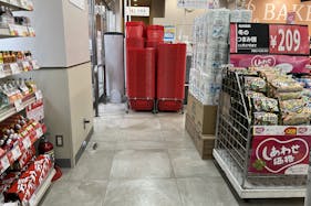 【西友 川口本町店】1F入口横 プロモーション用途や物販、食物販のポップアップストアに最適なスーパー店内催事イベントスペース