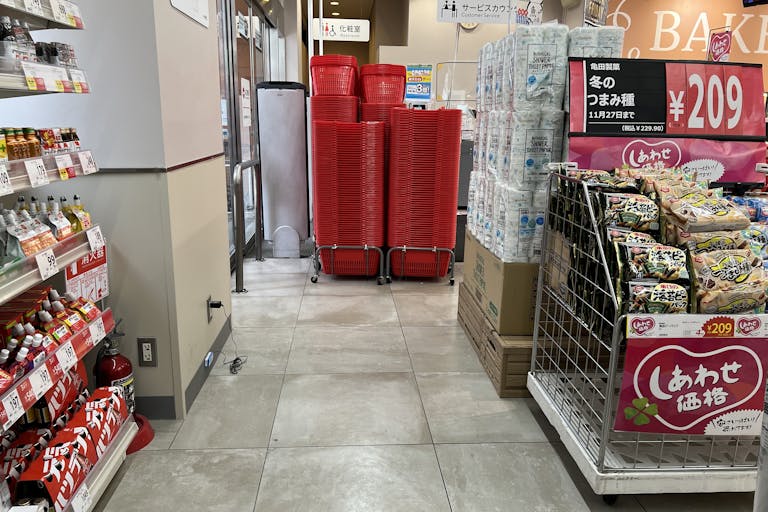 【西友 川口本町店】1F入口横 プロモーション用途や物販、食物販のポップアップストアに最適なスーパー店内催事イベントスペースの画像7