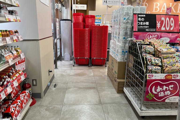 【西友 川口本町店】1F入口横 プロモーション用途や物販、食物販のポップアップストアに最適なスーパー店内催事イベントスペースの画像7