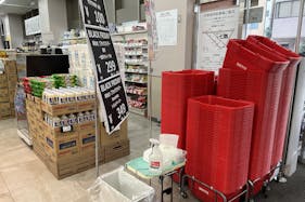 【西友 川口本町店】1F入口横 プロモーション用途や物販、食物販のポップアップストアに最適なスーパー店内催事イベントスペース