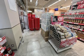 【西友 川口本町店】1F入口横 プロモーション用途や物販、食物販のポップアップストアに最適なスーパー店内催事イベントスペース