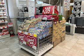 【西友 川口本町店】1F入口横 プロモーション用途や物販、食物販のポップアップストアに最適なスーパー店内催事イベントスペース