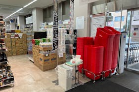 【西友 川口本町店】1F入口横 プロモーション用途や物販、食物販のポップアップストアに最適なスーパー店内催事イベントスペース