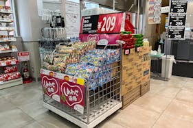 【西友 川口本町店】1F入口横 プロモーション用途や物販、食物販のポップアップストアに最適なスーパー店内催事イベントスペース