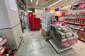 【西友 川口本町店】1F入口横 プロモーション用途や物販、食物販のポップアップストアに最適なスーパー店内催事イベントスペース