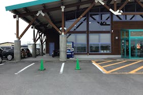 【ダイナム小名浜】キッチンカーやプロモーションに最適なアミューズメント施設のイベントスペース(店舗出入口前)