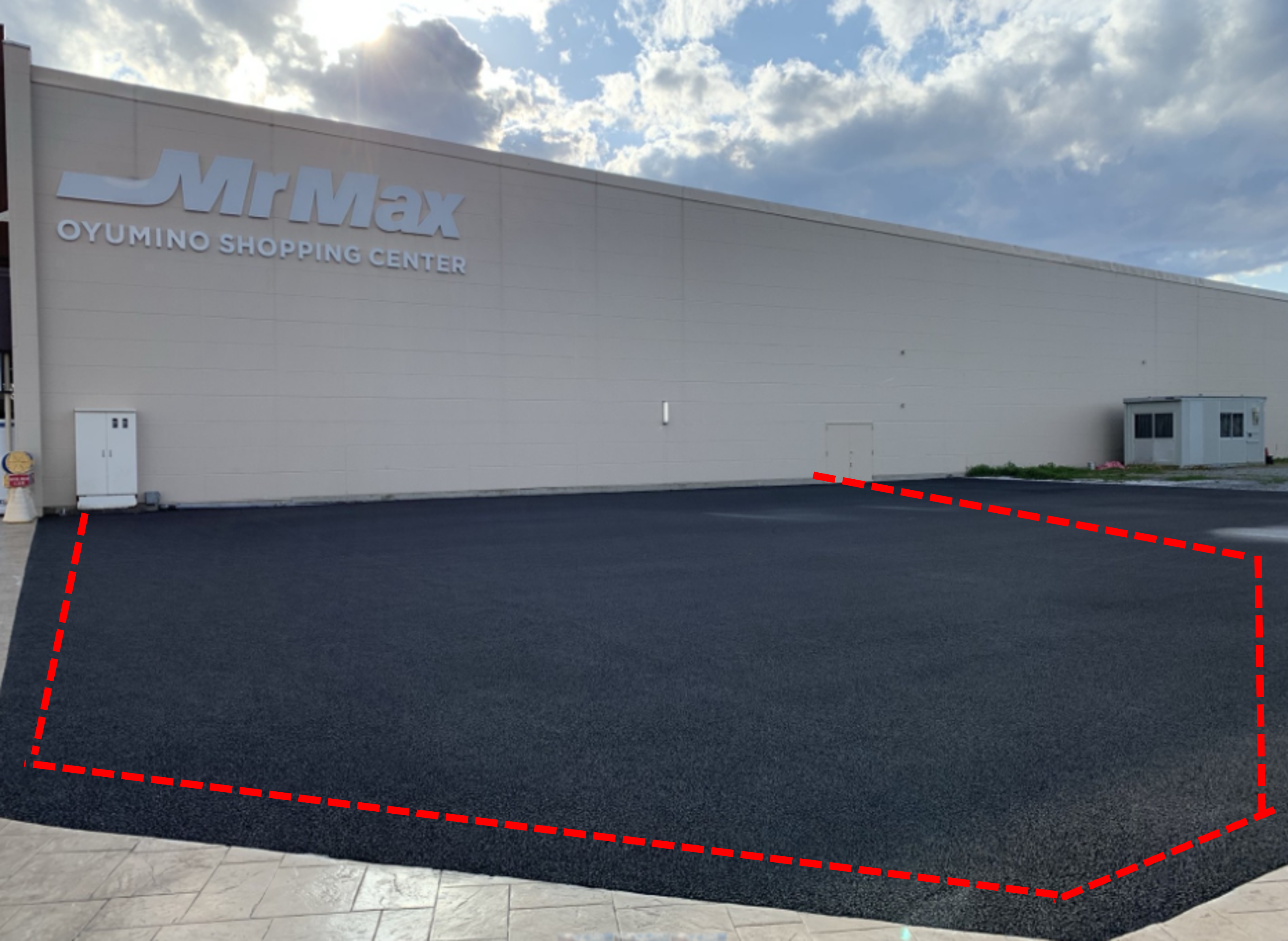 【ミスターマックス おゆみ野店】ミスターマックス横アスファルトスペース 販促プロモーションや物販用途に最適な総合ディスカウントストアの催事イベントスペース