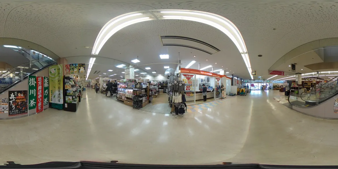 【パレマルシェ新所原】プロモーションに利用可能なエスカレーター横のイベントスペース