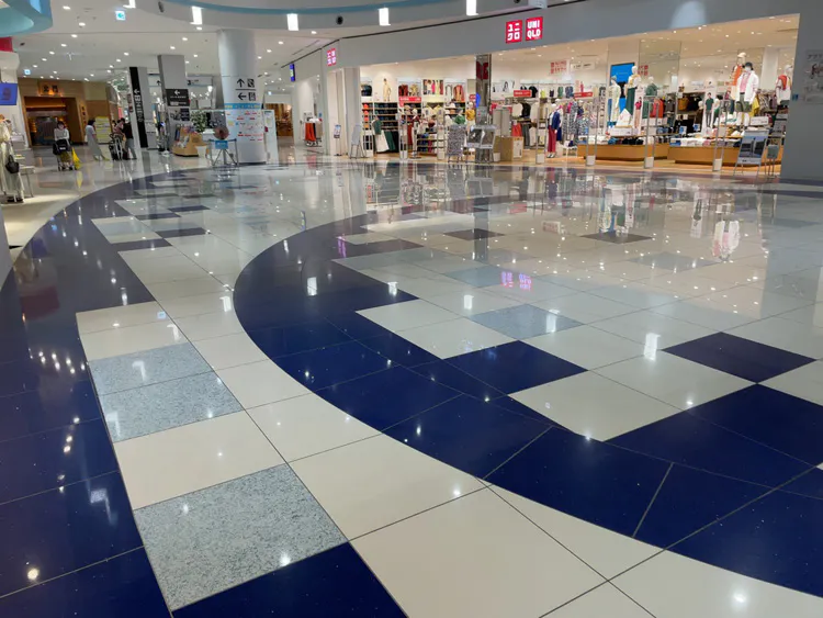 【イオンモール常滑】セントラルコートA (ユニクロ前)