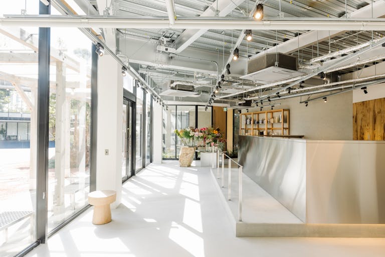 【新神戸駅10分】ポップアップストアや展示会に最適な音響・冷蔵庫機器の整った花屋へ移設のイベントスペースの画像3