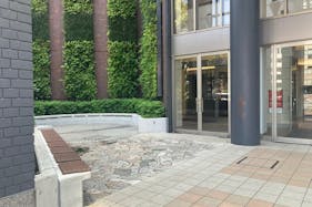 【横浜ワールドポーターズ】1階 観覧車側ゲート(屋外)