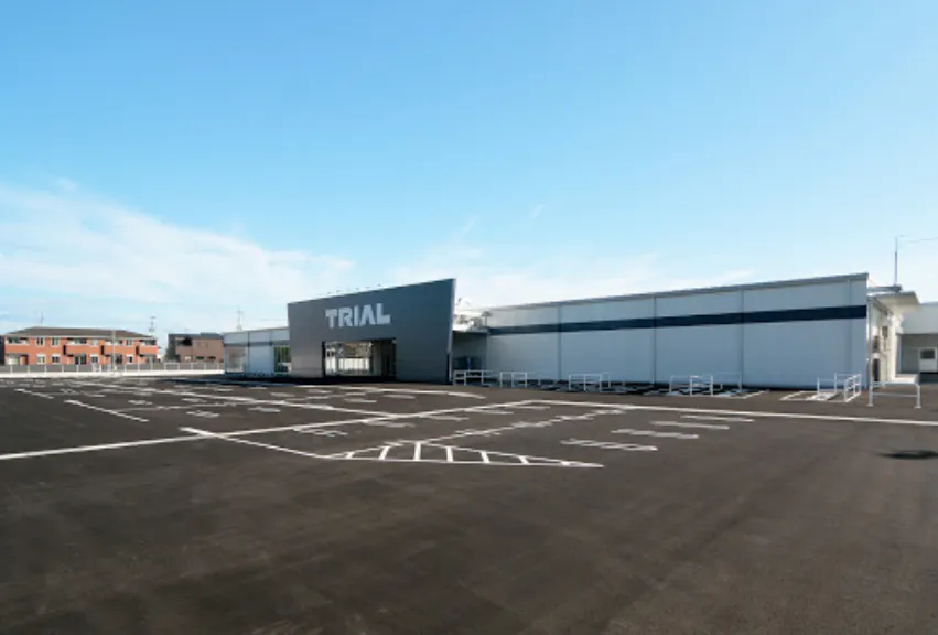 【スーパーセンタートライアル新八代駅前店】「 キッチンカー／テント」スペース