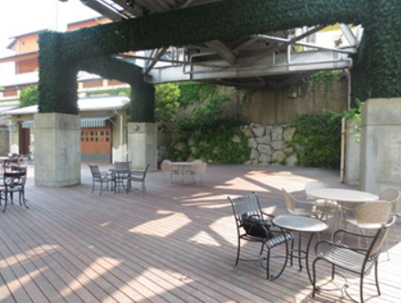 【神戸ハーバーランドｕｍｉｅ（ウミエ）】イベント会場「モザイク１階　希望の広場」