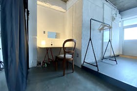 【初台駅4分】撮影や展示会に適したお洒落なレトロビルの中のイベントスペース