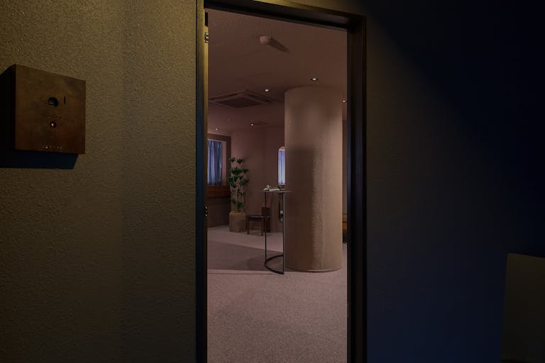 【四ツ橋駅5分】ポップアップストアや展示会に最適なラグジュアリーな空間を演出した高級時計店内のイベントスペースの画像12