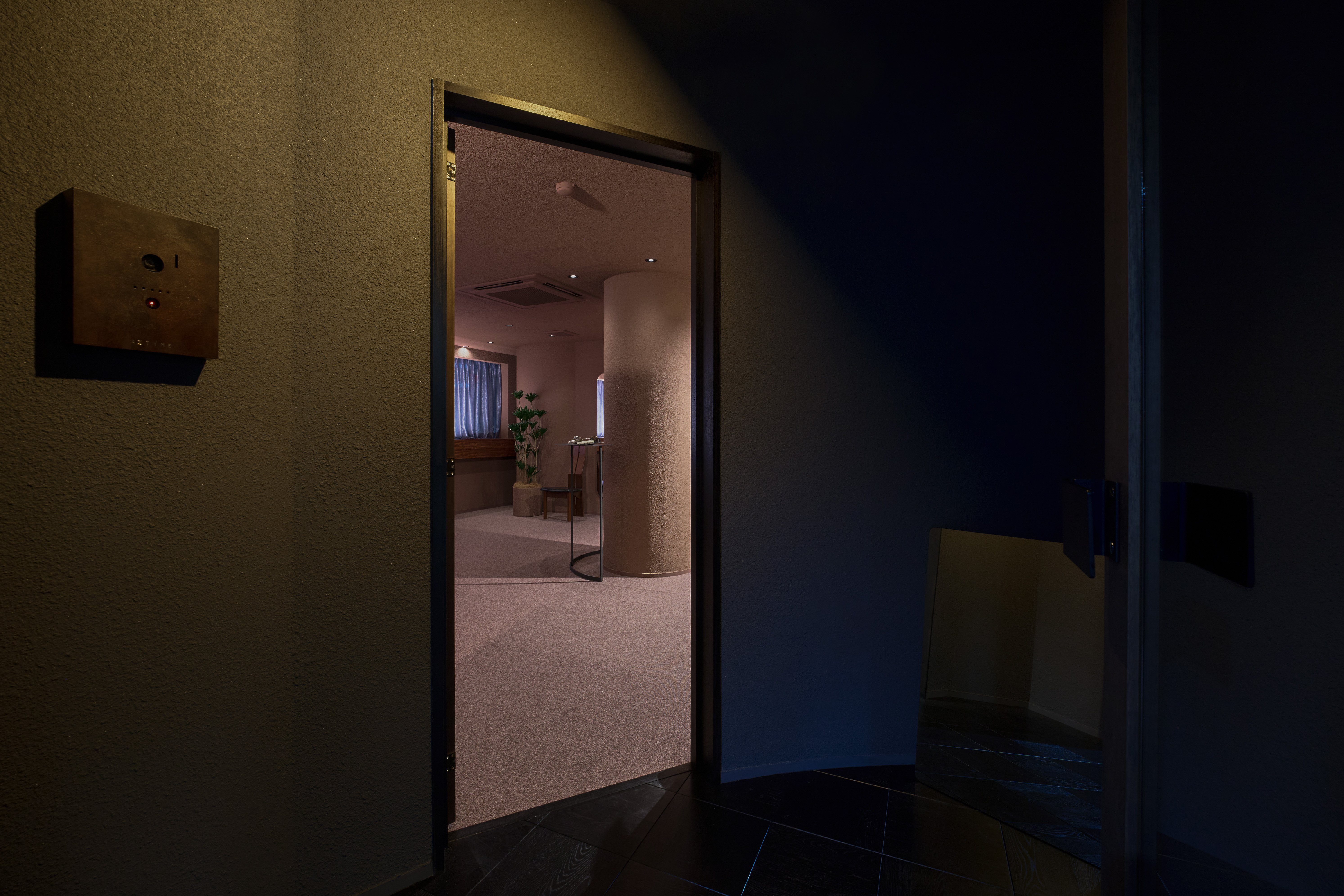 【四ツ橋駅5分】ポップアップストアや展示会に最適なラグジュアリーな空間を演出した高級時計店内のイベントスペースの画像10