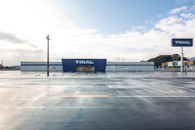 【スーパーセンタートライアル桂川店】キッチンカー(調理営業)出店限定/屋外スペース